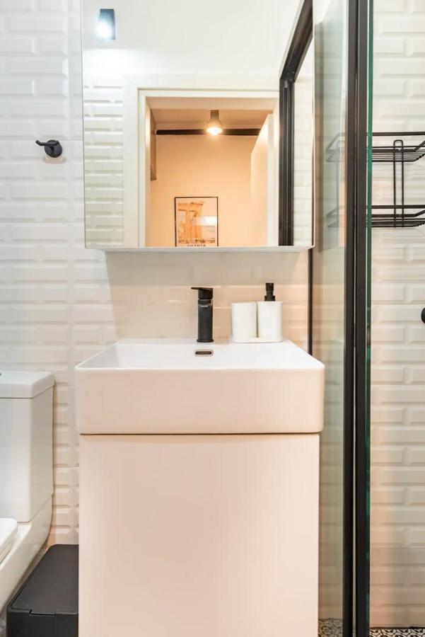 Cute Tiny Apartment In The Heart Of Flisvos 雅典 外观 照片