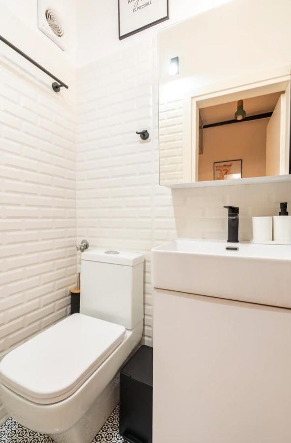 Cute Tiny Apartment In The Heart Of Flisvos 雅典 外观 照片